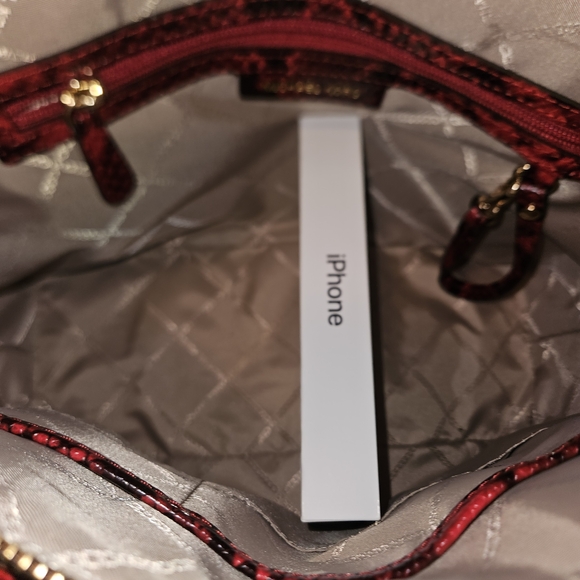 Michael Kors Red and Black Signature Sienna Women's Bag - Picture 11 of 16